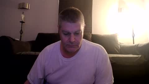 Snapshot of 989guy chatting on June 22, 11:02 pm 989guy online show from June 22, 11:02 pm