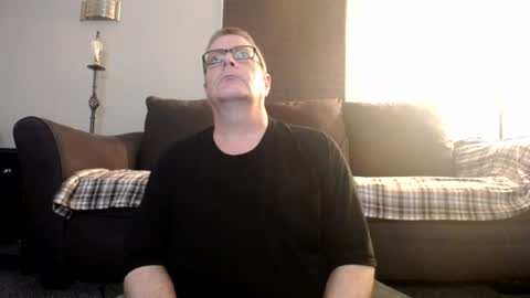 Snapshot of 989guy chatting on July 4, 9:54 pm 989guy online show from July 4, 9:54 pm