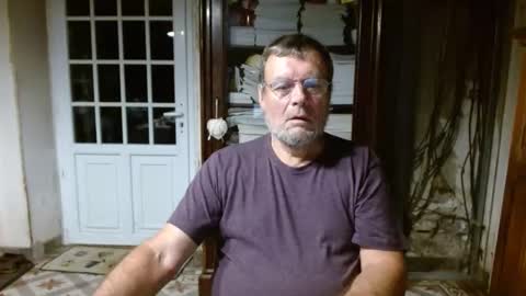 Snapshot of _123_voyeur_ chatting on October 10, 5:56 pm _123_voyeur_ online show from October 10, 5:56 pm