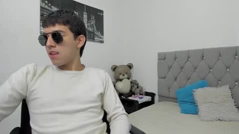 Snapshot of _1dereck chatting on February 22, 12:47 pm DERECK online show from February 22, 12:47 pm