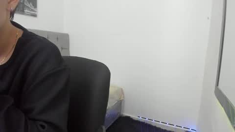 Snapshot of _1dereck chatting on March 1, 9:33 am DERECK online show from March 1, 9:33 am