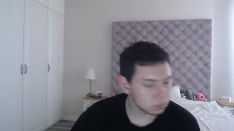 Snapshot of _a_k_i_ chatting on May 21, 1:40 pm Aki online show from May 21, 1:40 pm