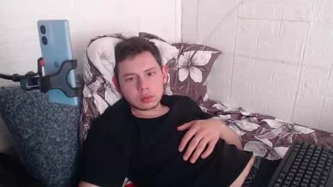 Snapshot of _a_k_i_ chatting on May 24, 4:12 pm Aki online show from May 24, 4:12 pm