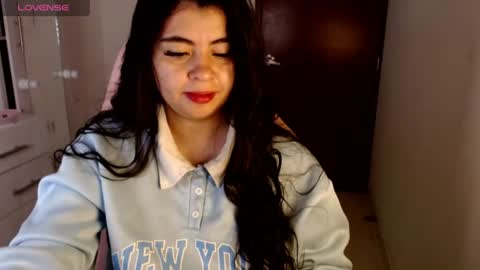 Snapshot of _aafrodita__ chatting on June 18, 3:27 pm Alexa online show from June 18, 3:27 pm