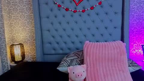 Snapshot of _abbyrouse_ chatting on February 16, 10:17 pm Abby online show from February 16, 10:17 pm