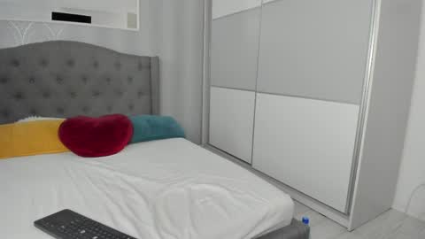 Adelle online show from April 3, 11:41 am