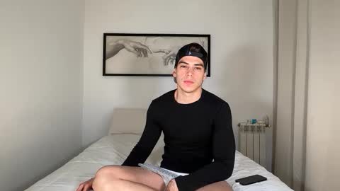 Snapshot of _aesthetic chatting on March 1, 8:22 pm _aesthetic online show from March 1, 8:22 pm