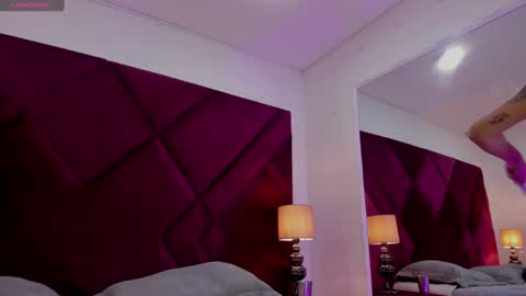 Snapshot of _agathaargent chatting on December 2, 9:39 pm Agatha online show from December 2, 9:39 pm