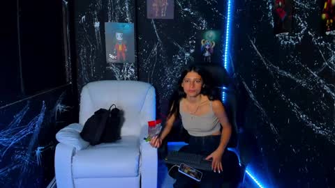 Snapshot of _agathaargent chatting on January 31, 11:35 pm Agatha online show from January 31, 11:35 pm