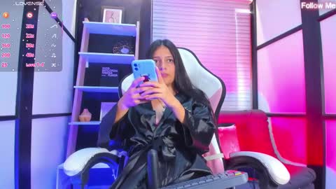 Snapshot of _agathaargent chatting on February 25, 3:27 pm Agatha online show from February 25, 3:27 pm