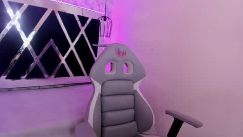  Alaia online show from February 3, 2:45 pm