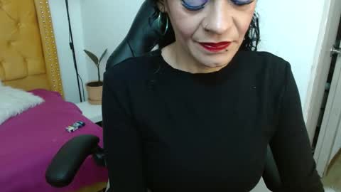 Snapshot of _alexandrajones chatting on February 27, 5:45 am Alexandra online show from February 27, 5:45 am