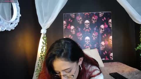 Snapshot of _alhanna chatting on December 3, 9:23 pm Alhanna online show from December 3, 9:23 pm