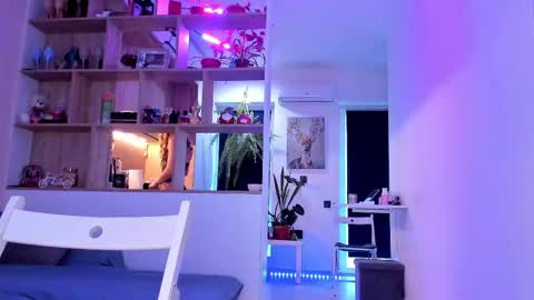 Snapshot of _alleyesonme chatting on September 27, 2:22 pm Mia online show from September 27, 2:22 pm