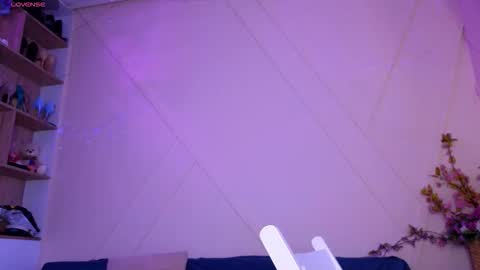 Snapshot of _alleyesonme chatting on October 6, 2:14 pm Mia online show from October 6, 2:14 pm