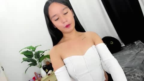 Thea online show from November 6, 1:06 am