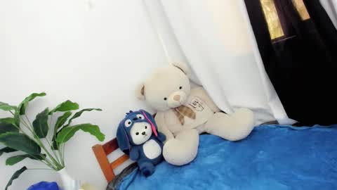 Thea online show from December 4, 6:12 am