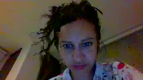 Snapshot of _alyson chatting on December 22, 5:59 am _alyson online show from December 22, 5:59 am