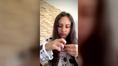 Snapshot of _alyson chatting on February 4, 6:47 pm _alyson online show from February 4, 6:47 pm