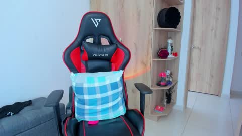 AMANDA online show from February 4, 3:51 pm