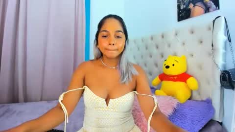 Snapshot of _analia chatting on February 1, 12:40 am Analia online show from February 1, 12:40 am