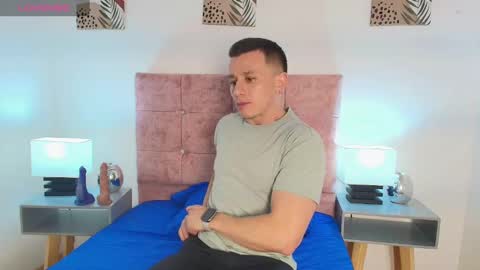 _andrewfalcon2 online show from January 16, 12:31 pm