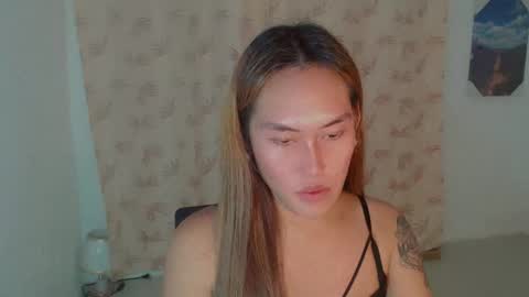 Snapshot of _angelari_ chatting on December 5, 10:44 am Pearl online show from December 5, 10:44 am