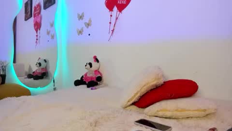 Snapshot of _angelnaugthy_ chatting on February 6, 2:05 am ANGEL online show from February 6, 2:05 am