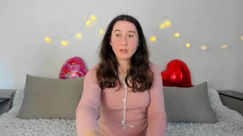 Anna online show from April 6, 1:56 pm