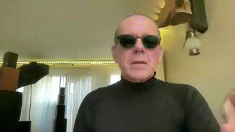 Snapshot of _anneonamouse chatting on May 3, 1:11 am anneonamouse online show from May 3, 1:11 am