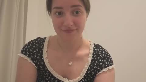 Snapshot of _annieone chatting on March 20, 3:39 pm Anna online show from March 20, 3:39 pm