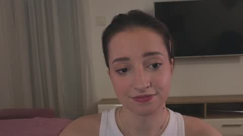 Snapshot of _annieone chatting on April 5, 12:24 pm Anna online show from April 5, 12:24 pm