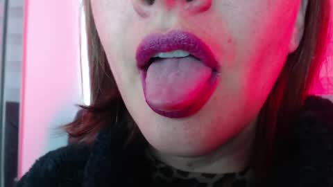 Snapshot of _antomouth_paradise chatting on April 28, 9:09 pm antonia online show from April 28, 9:09 pm