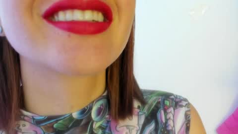 Snapshot of _antomouth_paradise chatting on May 14, 2:46 pm antonia online show from May 14, 2:46 pm