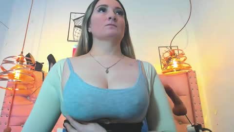 _antonella_11 online show from May 25, 10:38 pm