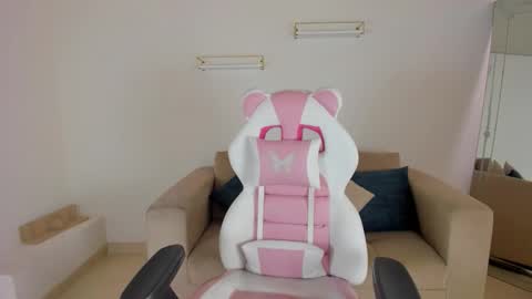    online show from September 15, 12:16 pm