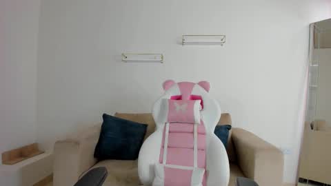    online show from November 11, 12:05 pm