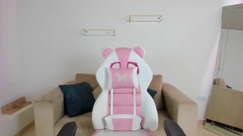    online show from December 16, 12:21 pm