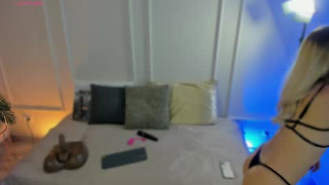 _arianasweet online show from April 3, 7:12 pm