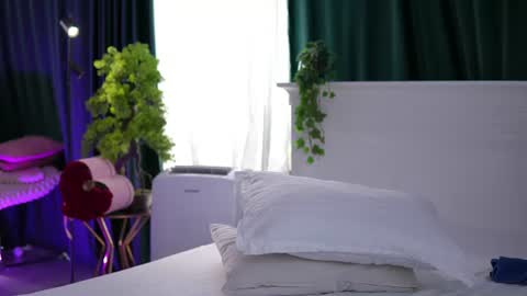 Arielle online show from June 30, 7:09 am