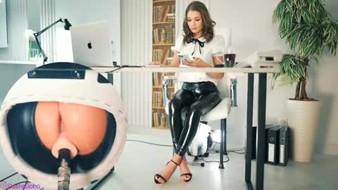 Snapshot of _artporno_ chatting on February 1, 1:26 am _artporno_ online show from February 1, 1:26 am