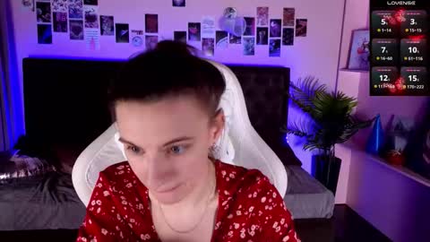 _ash_leyy_ online show from February 15, 7:51 am