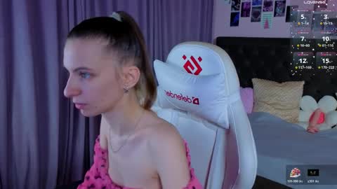 _ash_leyy_ online show from April 21, 1:42 am