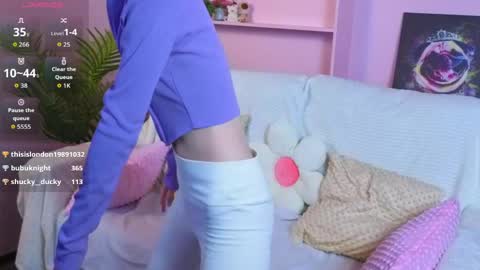 _ash_leyy_ online show from May 16, 2:19 am