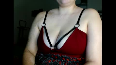 Snapshot of _atenea_golden chatting on February 26, 8:24 am atenea online show from February 26, 8:24 am