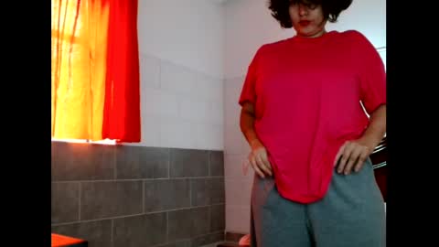 Snapshot of _atenea_golden chatting on April 8, 2:06 pm atenea online show from April 8, 2:06 pm