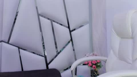 Snapshot of _aurora18 chatting on March 9, 6:50 am Aura online show from March 9, 6:50 am