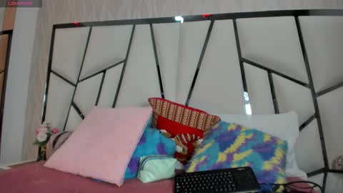 Aura online show from January 9, 3:20 am