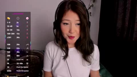 Snapshot of _avril_moore_ chatting on November 20, 4:29 pm _avril_moore_ online show from November 20, 4:29 pm