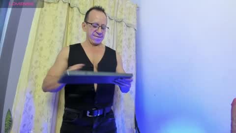 Snapshot of _axelking1_ chatting on May 20, 11:49 am Axel online show from May 20, 11:49 am